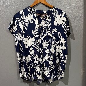 Rachael Ray Navy and White Floral Short Sleeve Blouse